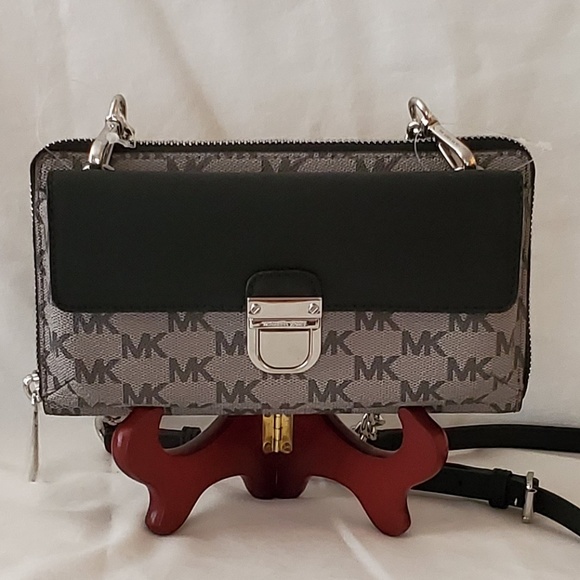 MICHAEL Michael Kors Handbags - NWT Michael Kors Bridgette Wallet on a Chain